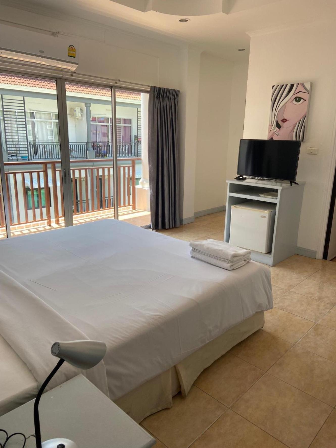 Gorgeous Boutique Room Patong Bagian luar foto
