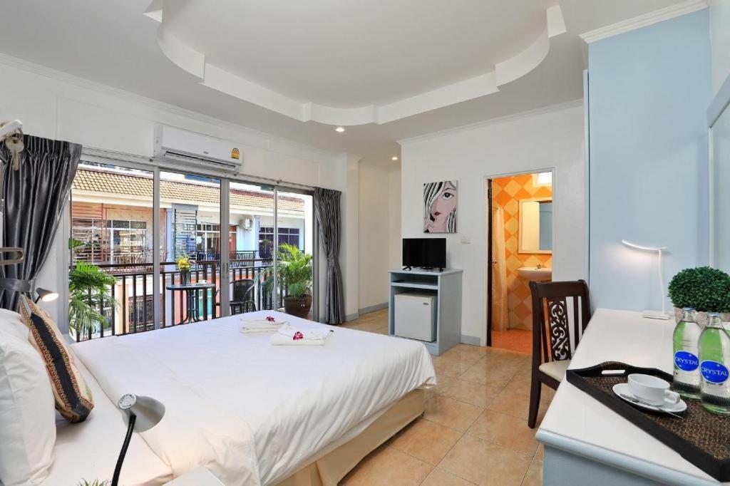 Gorgeous Boutique Room Patong Bagian luar foto