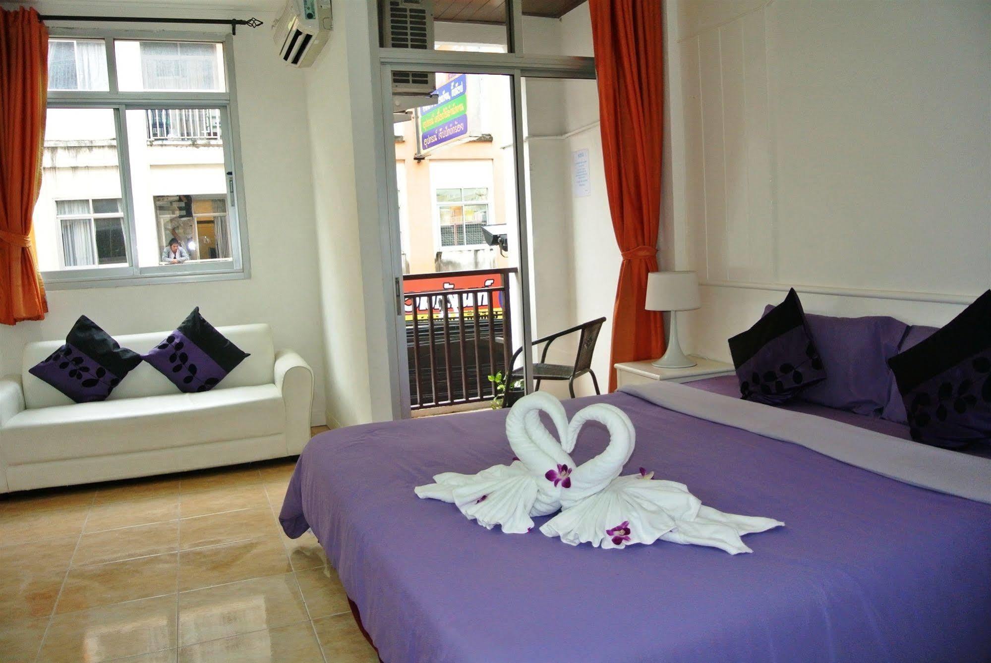 Gorgeous Boutique Room Patong Bagian luar foto