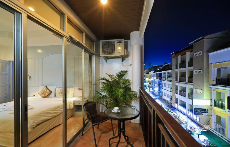 Gorgeous Boutique Room Patong Bagian luar foto